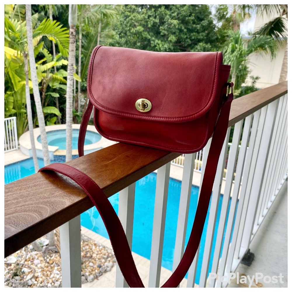 VINTAGE 80's COACH COLLEGIATE BAG #9815 RED